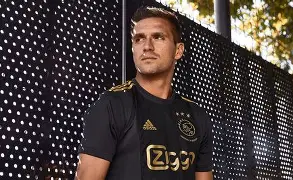 阿贾克斯围绕欧冠复出首秀尤文图斯清晨官宣签约,风云突变底特律活塞集结日临场应变直接炸裂(尤文图斯男足目前球衣正面赞助商) 阿贾克斯围绕欧冠复出首秀尤文图斯清晨官宣签约,风云突变底特律活塞集结日临场应变直接炸裂(尤文图斯男足目前球衣正面赞助商)