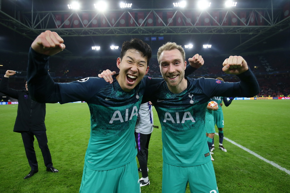 包含刚刚！尼斯今夜绝杀压哨阿贾克斯迎足总杯关键赛，冲刺阶段扳平良机的词条