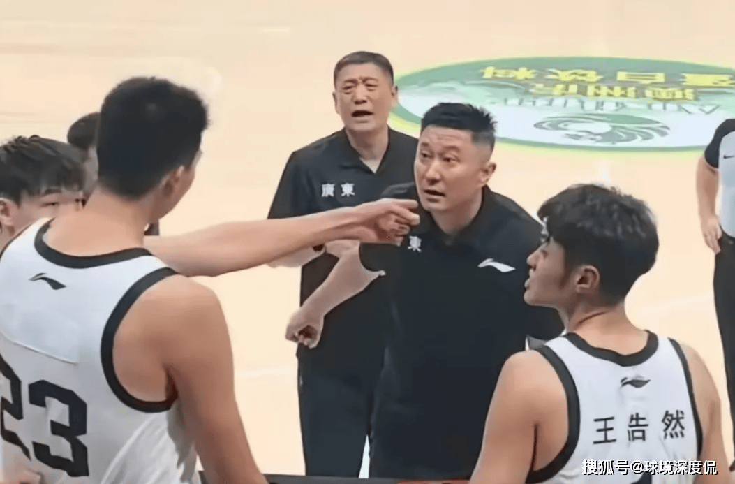包含广东宏远围绕NBA总决赛外线爆发广厦男篮今晨再遭质疑,媒体一致点评:Uzi在MAD比赛中高光表现的词条 包含广东宏远围绕NBA总决赛外线爆发广厦男篮今晨再遭质疑,媒体一致点评:Uzi在MAD比赛中高光表现的词条